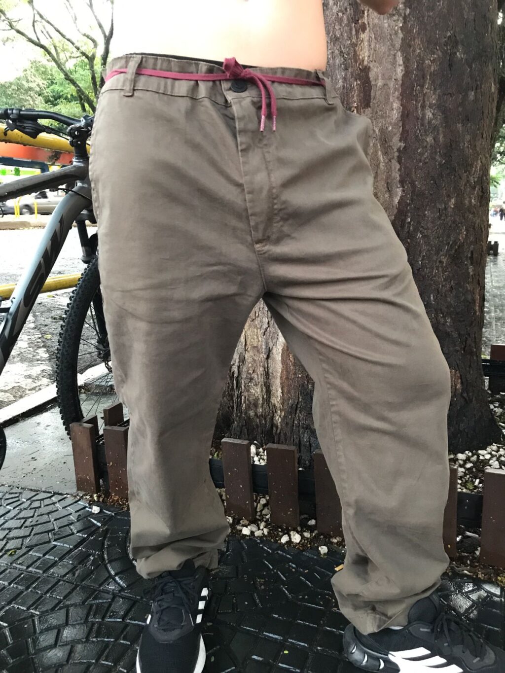 CALÇA  JOHN ROGER SARJA RETA  - MUSGO