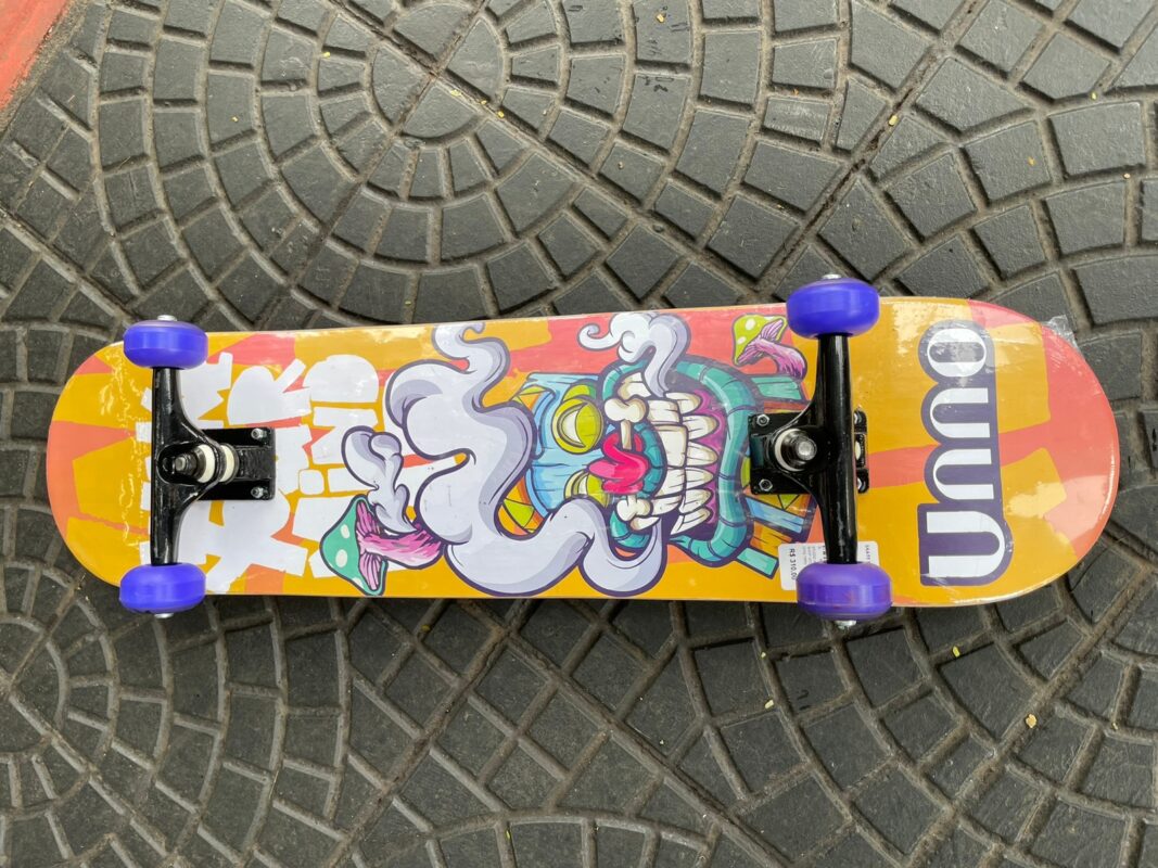 SKATE MONTADO UNO - COGUMELO COLORIDO