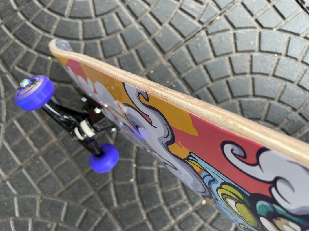SKATE MONTADO UNO - COGUMELO COLORIDO - Image 2