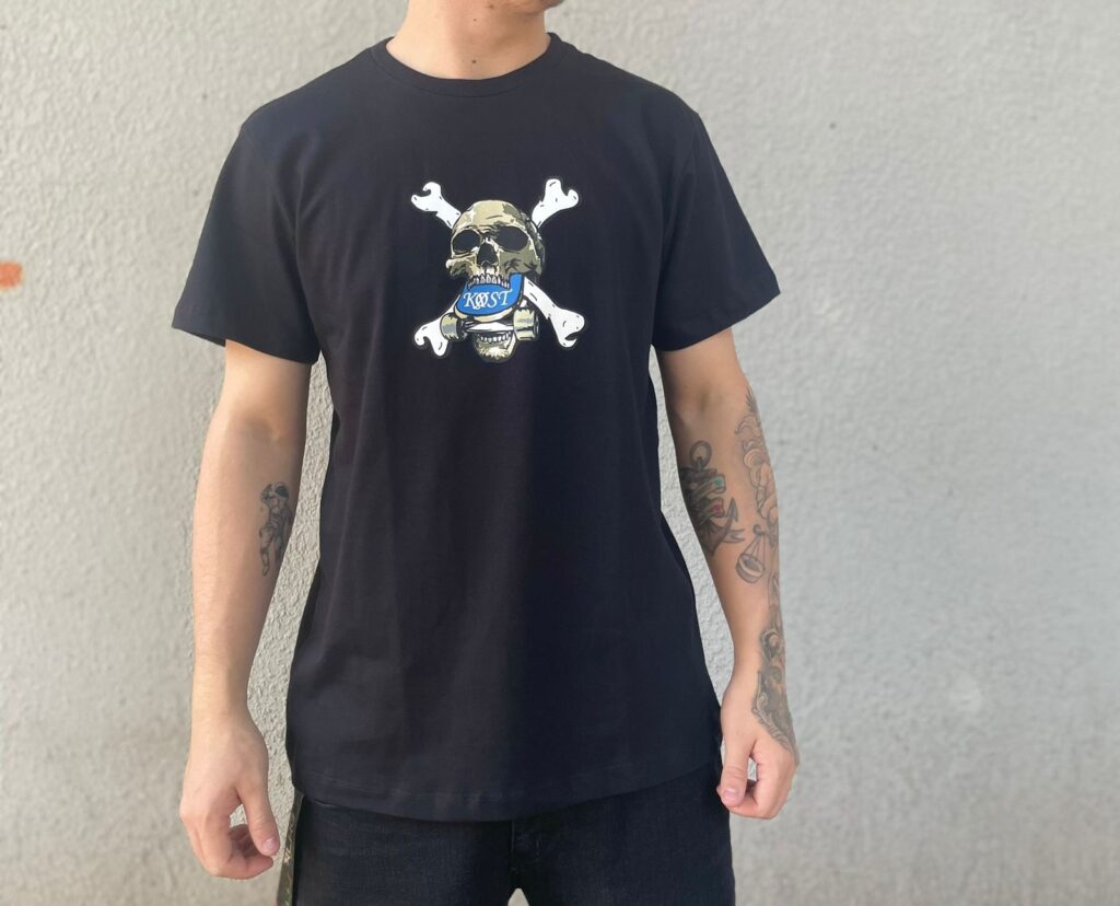 CAMISETA KOST CAVEIRA  - PRETO