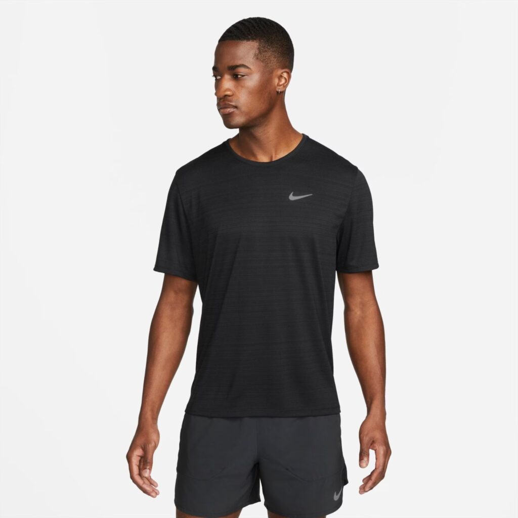 CAMISETA NIKE DRI - FIT MILER - PRETO