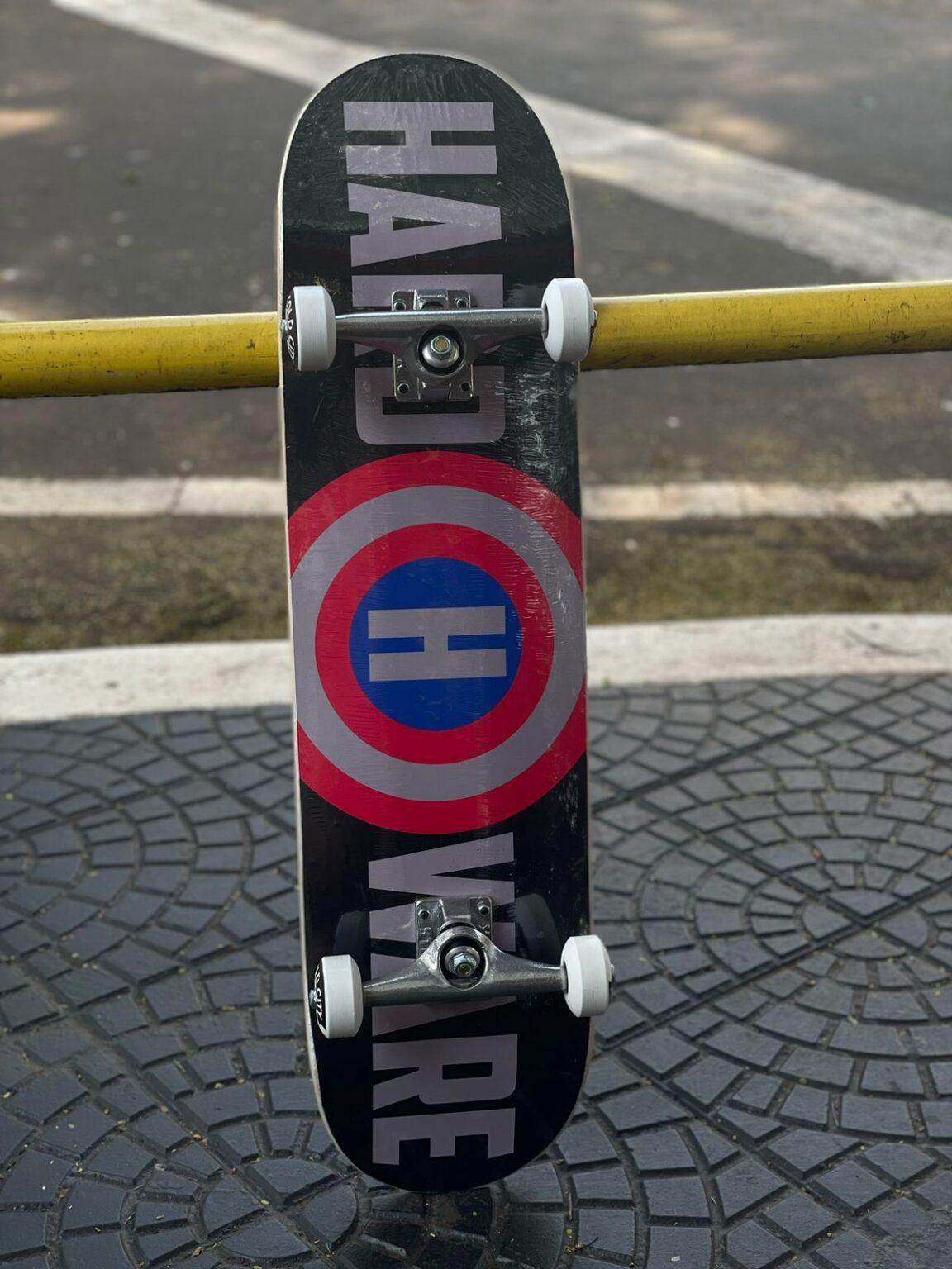 SKATE MONTADO HARDWARE INICIANTE - CAPITÃO AMÉRICA