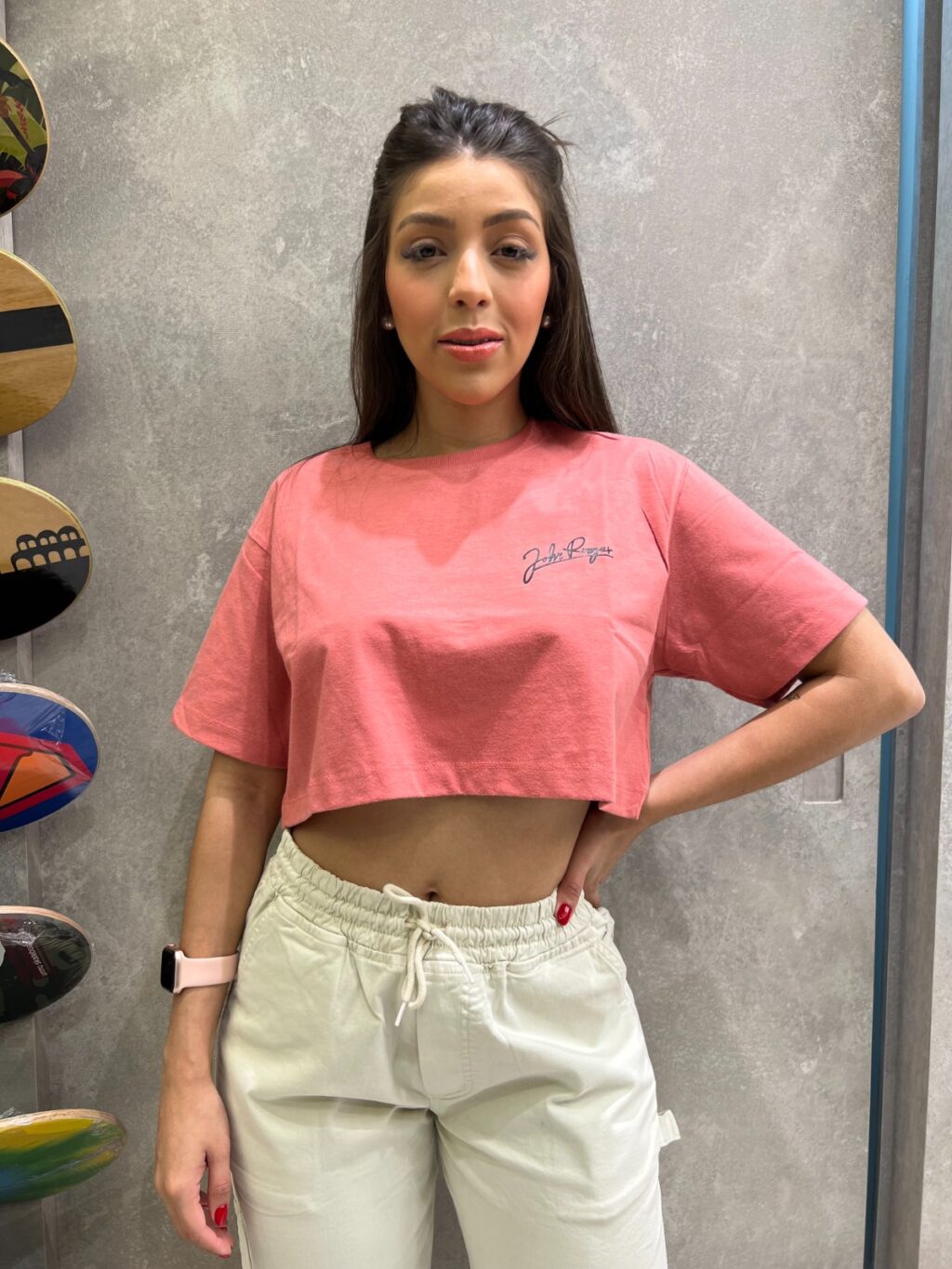 CROPPED JOHN ROGER FEMININO BASIC ESCRITA  - GOIABA