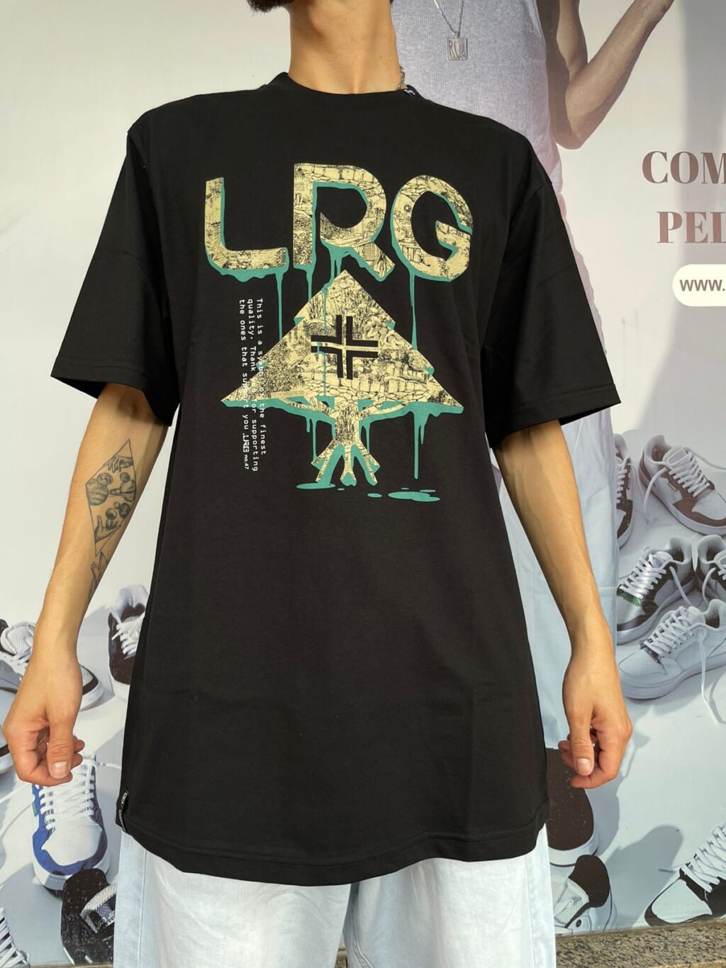 CAMISETA LRG GROUP UP - PRETO