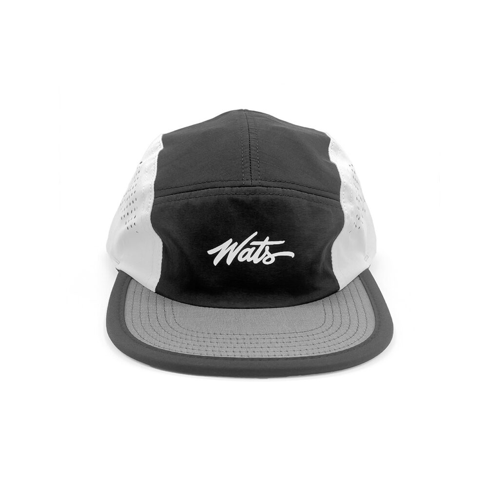 BONÉ WATS FIVE PANEL TAG - PRETO+BRANCO